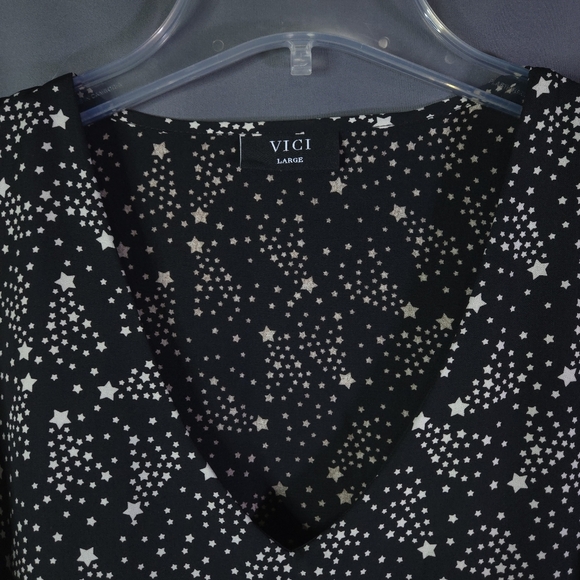 VICI Shoot for the Stars Top Size Large V Neck Bubble Sleeve WhimsiGoth - Picture 2 of 7
